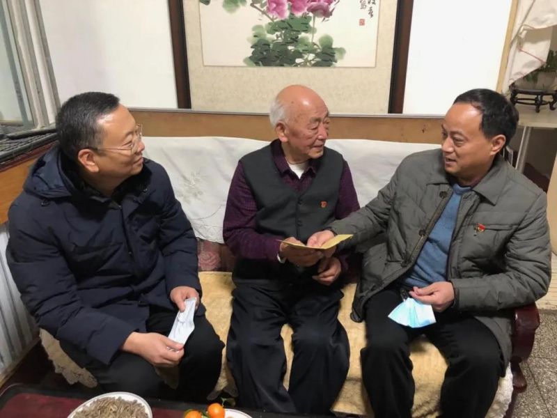 弘義集團開展春節(jié)前走訪慰問生活困難黨員、老黨員、老干部活動